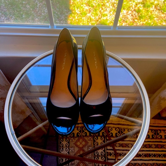 Designer black heels - Picture 1 of 4